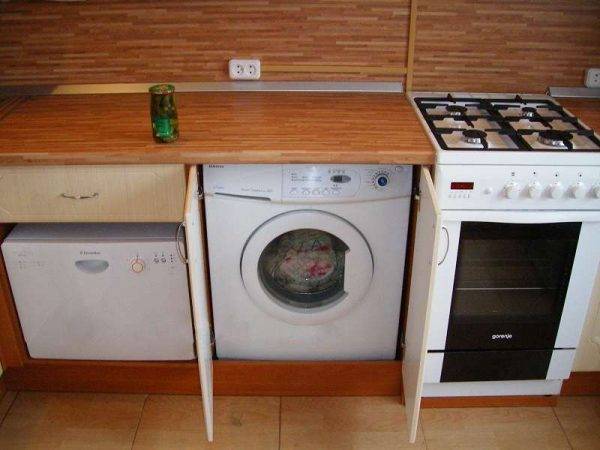 Кухня со стиральной машиной