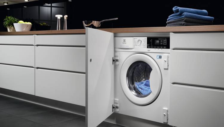 Каких размеров бывают встраиваемые стиральные машины