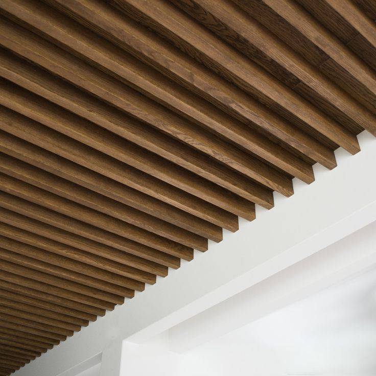 Реечный потолок на кухне: 89 фото в интерьере