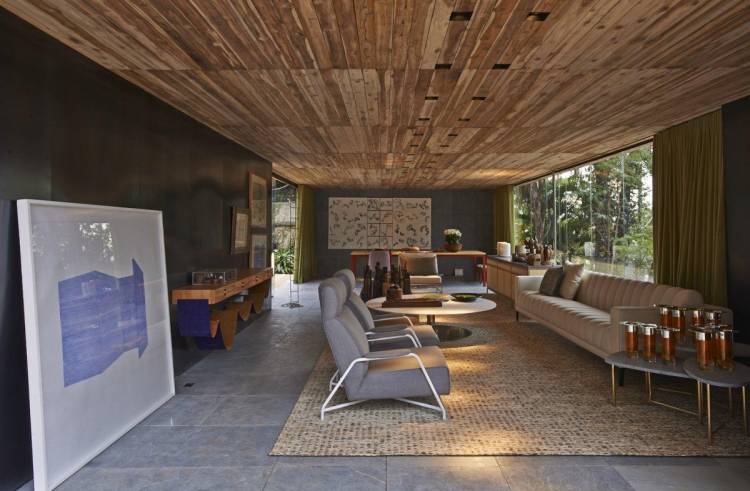Деревянный потолок в интерьере квартиры и деревянного дома, на кухне, в гостиной и спальне, дизайн потол