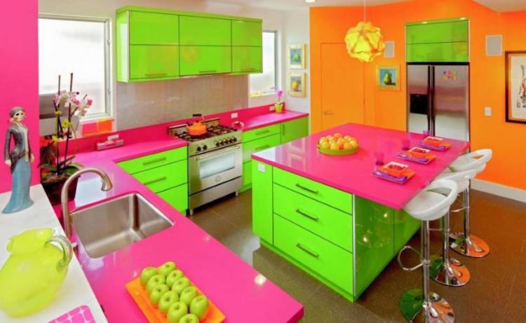 Розово-зеленая кухня