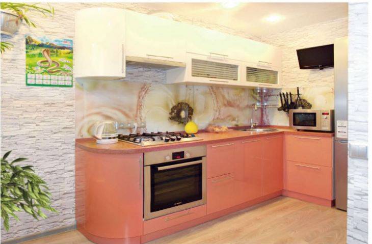 Кухня в коралловом цвет