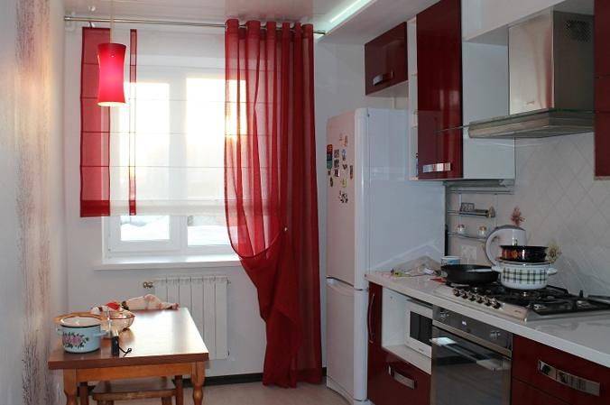 Красные шторы на кухню: 112 фото в интерьере
