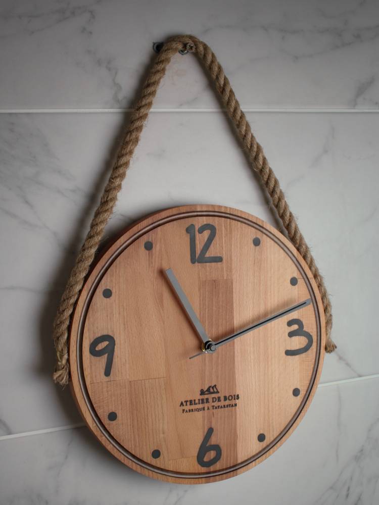 Часы настенные из натурального дерев