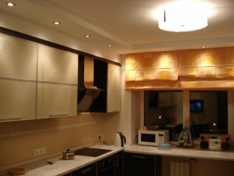 Короб над кухней из гипсокарт