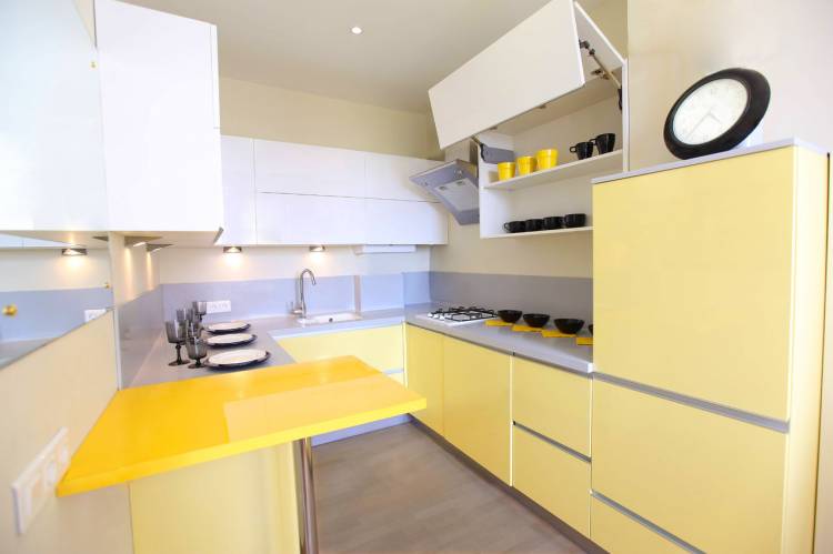 Желтая кухня в интерьер