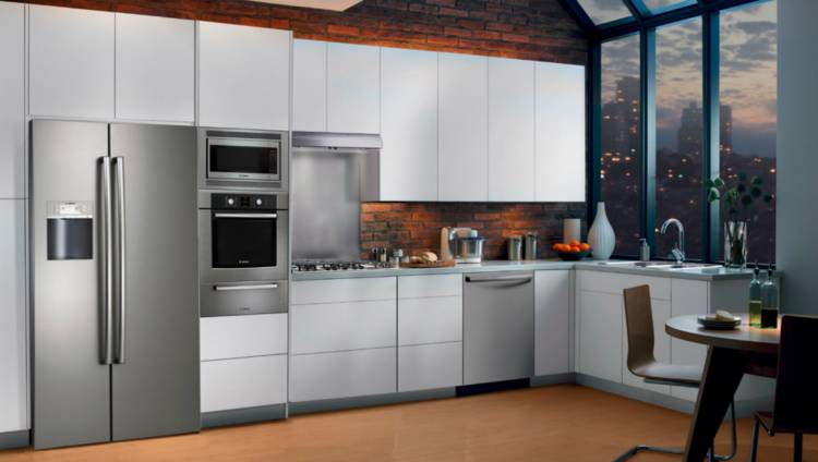 Дизайн кухни с двухдверным холодильником