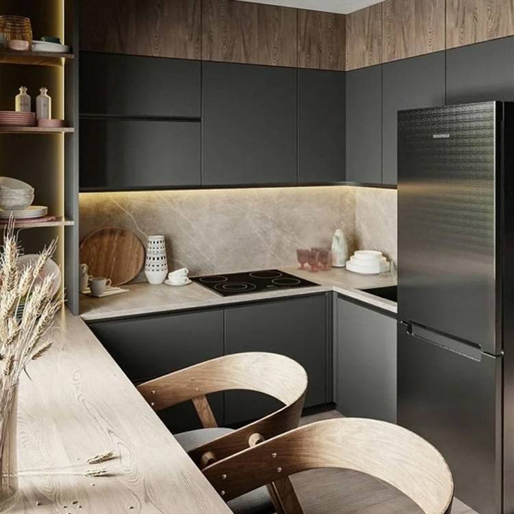 Встроенная кухня с холодильником: 95 фото в интерьере