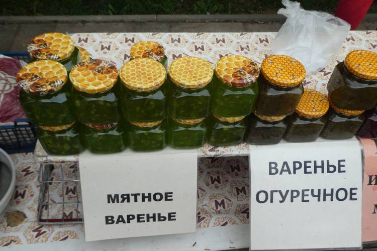 Россияне начали варить варенье из огурцов и грибов