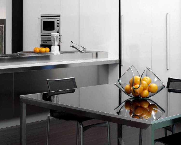 Обои на рабочий стол Кухня в стиле Hi tech, на столе стоит ваза с апельсинами, обои для рабочего стола, скачать обои, обои бесплат