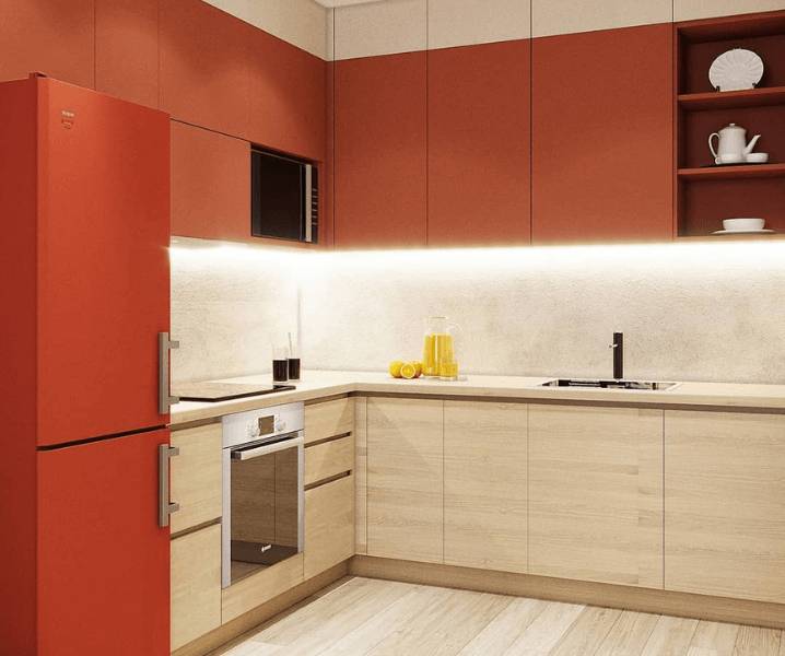 Кухня с красным холодильником