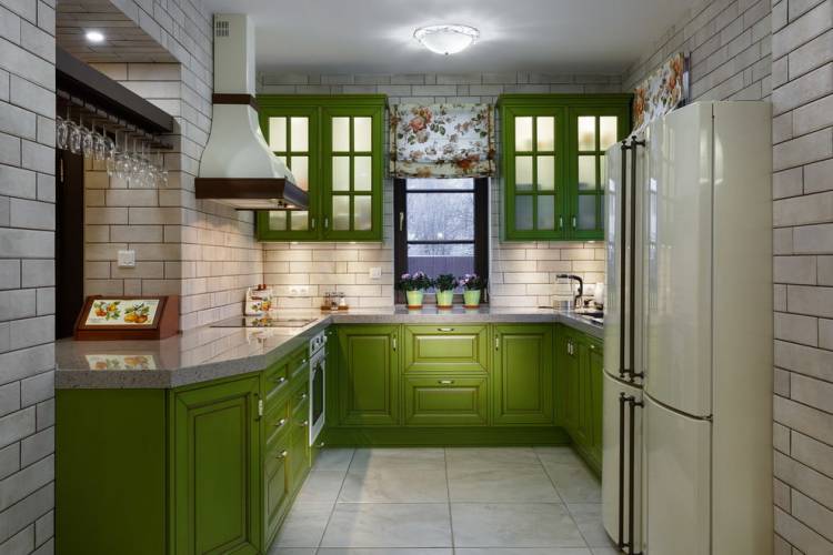 Зеленый кухонный гарнитур в интерьер
