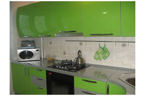 Кухня угловая зеленого цвет