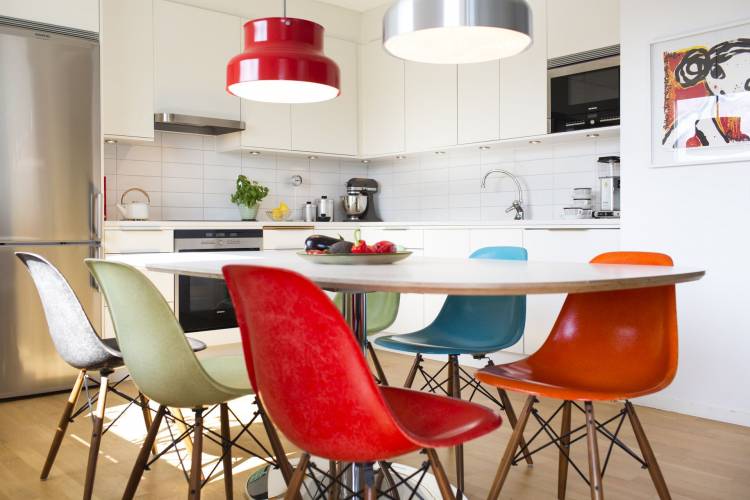 Стильные кухонные столы и стулья