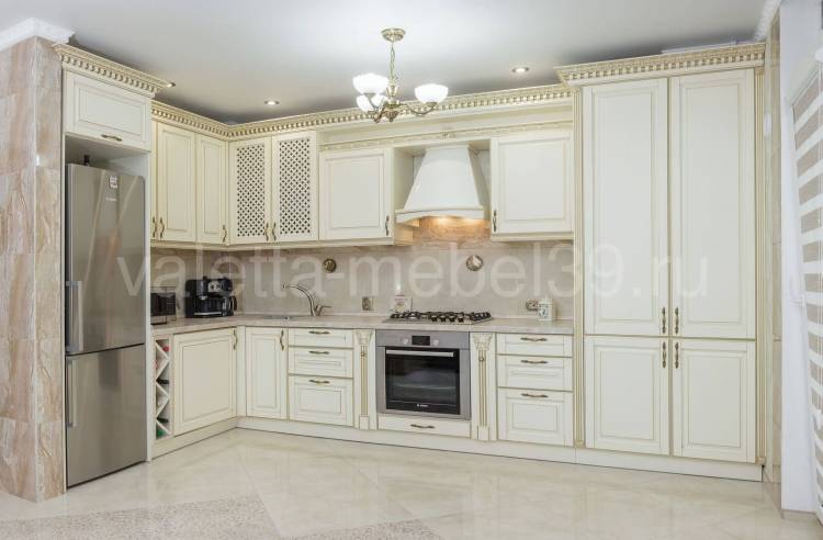 Белая угловая кухня в Светлогорске от Валетта-мебель