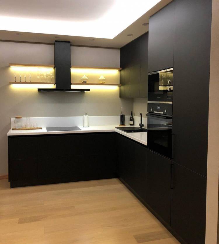 Угловая черная кухня в стиле минимализм Модель
