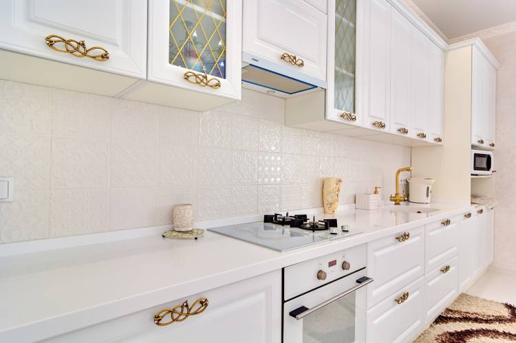 Белая прямая кухня Marshmallow в стиле неокласси