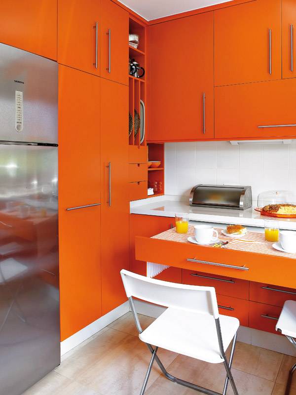 Оранжевые кухни