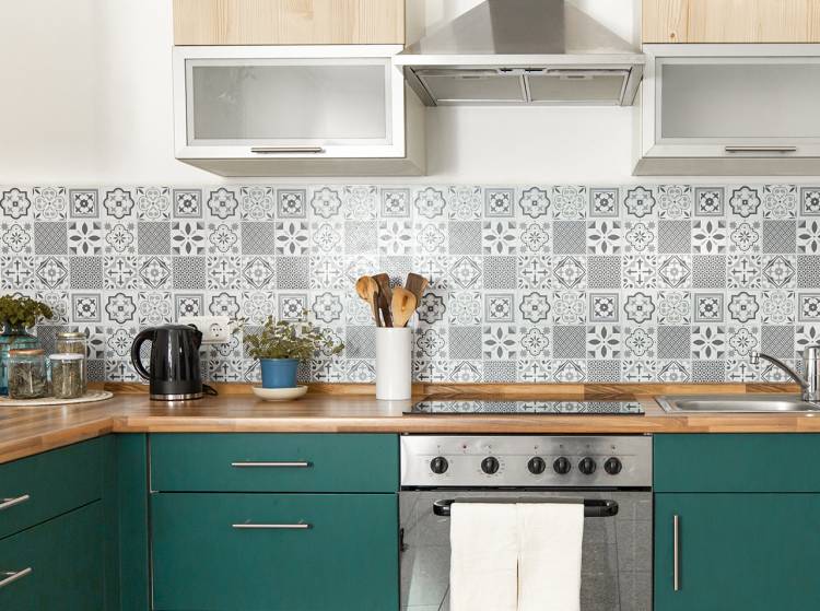 Кухня с серым фартуком из плитки: 121+ идей дизайна