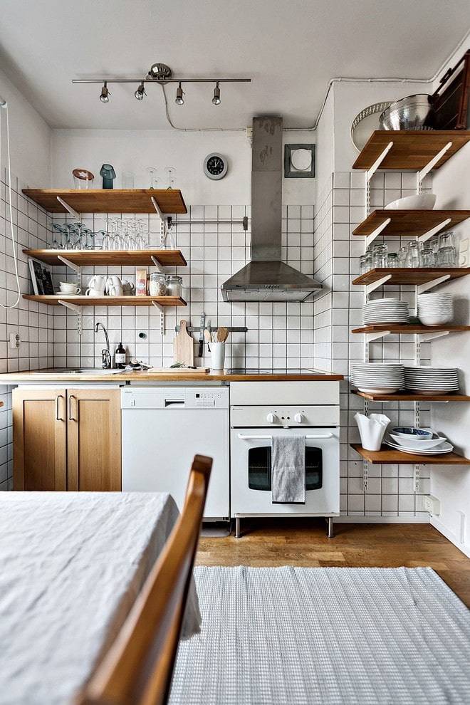 Как правильно хранить посуду на кухне?