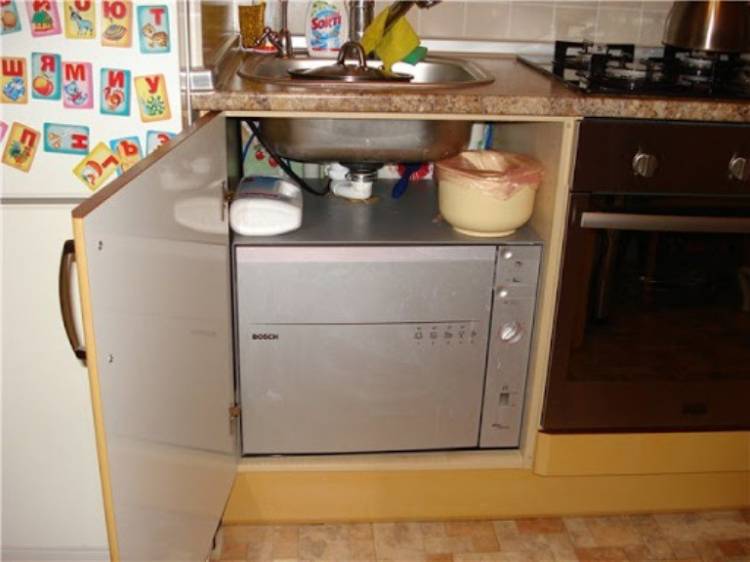 Маленькая посудомоечная машина под раковину и на стол