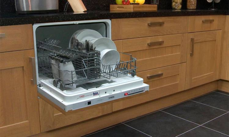 Дизайн лучших компактных посудомоечных машин под раковину