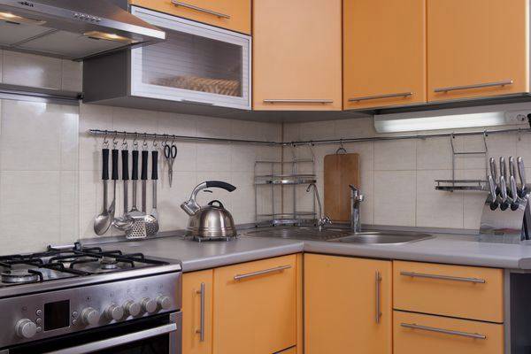 Угловые кухни для маленькой кухни фото для хрущевки с холодильником