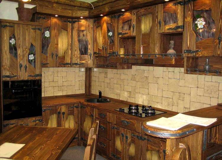 Кухни под старину из дерев
