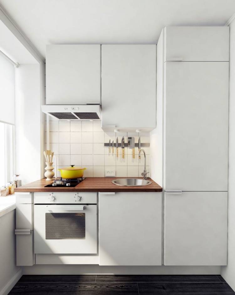 Дизайн маленькой кухни с холодильником