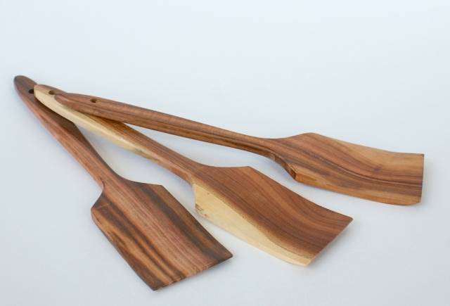 Лопатка деревянная для кухни из дерева сливы