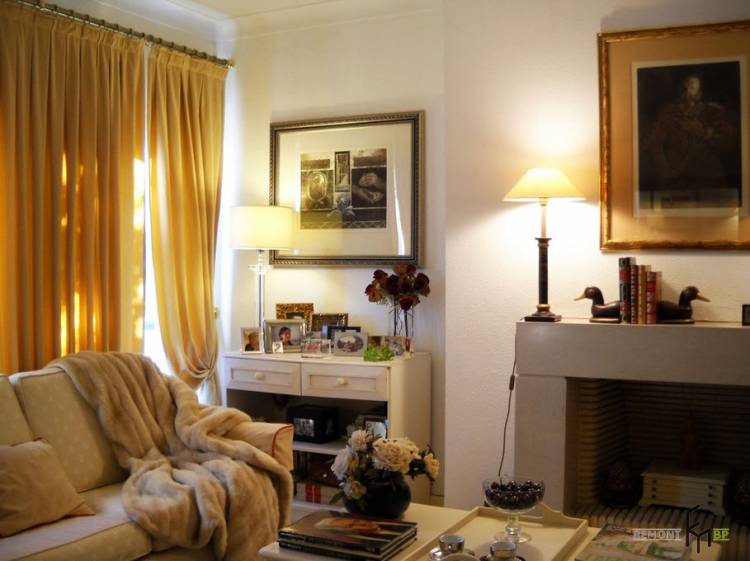 Жёлтые шторы в интерьере спальни, гостиной и кухни на фот