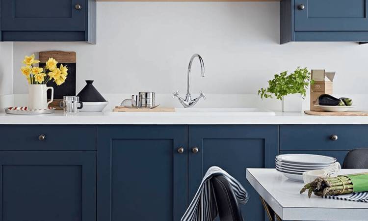 Кухни в сине-белом цвет