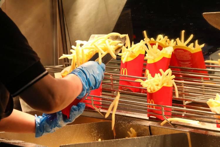 Сеть быстрого питания «Макдональдс» может уйти из Казахст