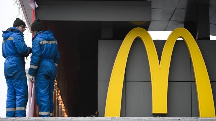 Макдоналдс» первым из ресторанов открыл в России «темную кухню»