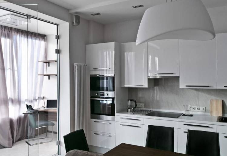 Белая угловая кухня в квартире: 82 фото в интерьере