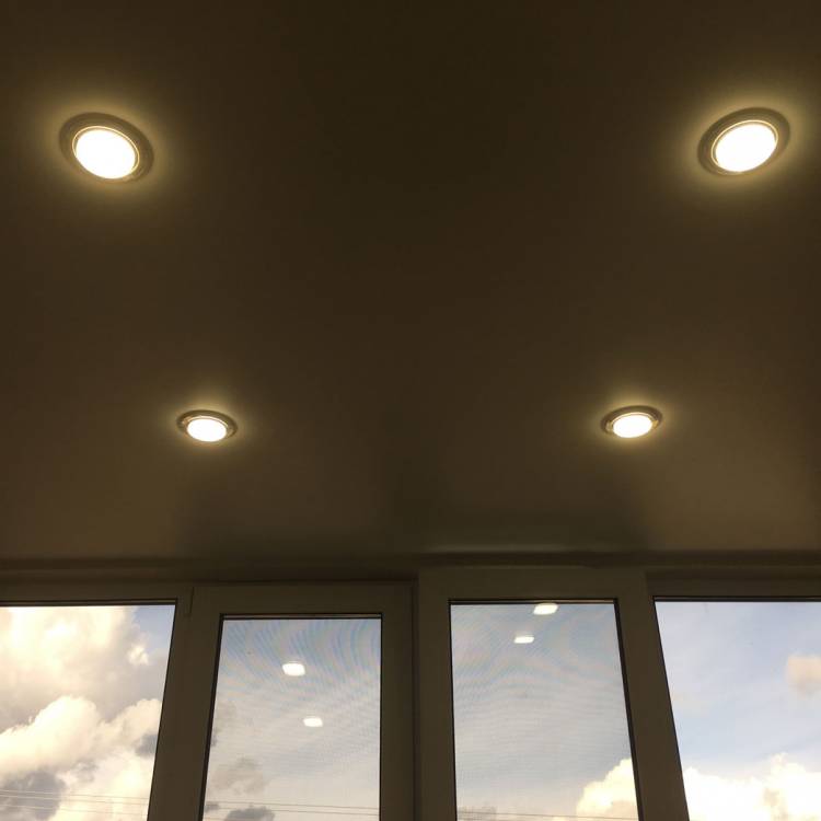 Светильники для натяжных потолков