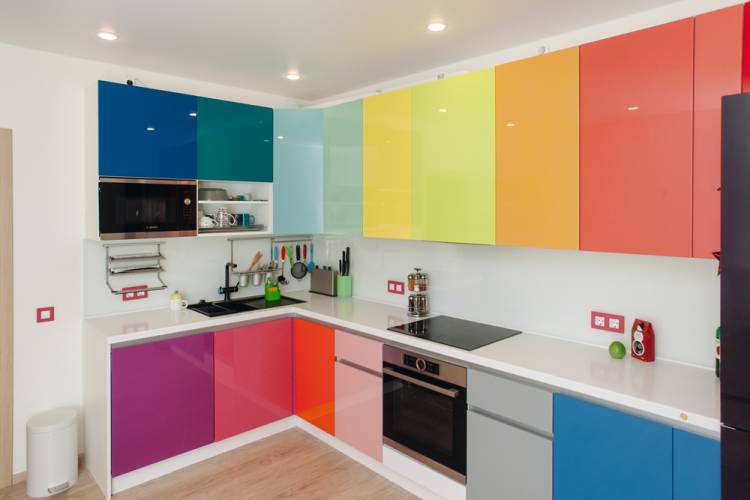 Поменяй цвет на кухне: 101 фото в интерьере