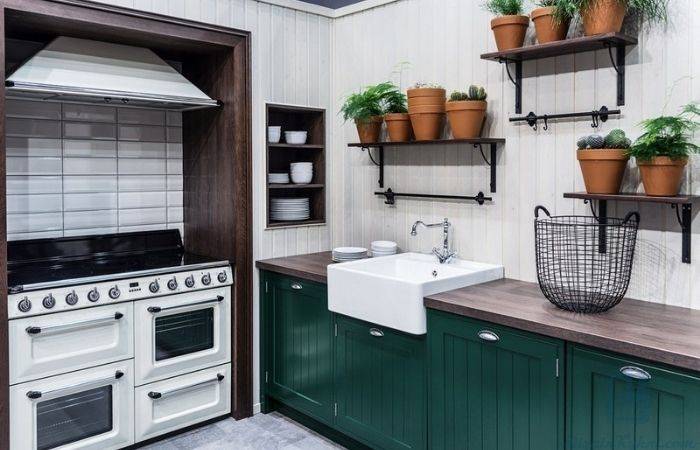Кухонные гарнитуры без навесных шкафов, секреты популярности