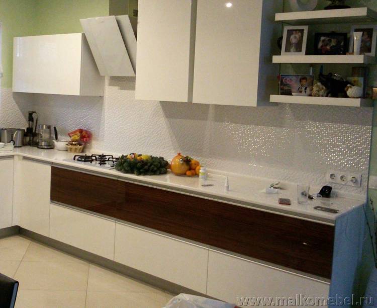 Белая кухня МДФ крашеный с профиль-ручкой, образцы мебели