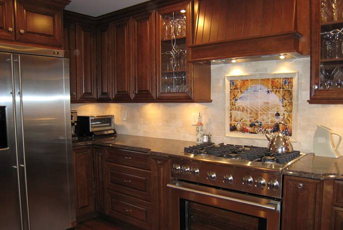 Кухня в бежево-коричневом цвет