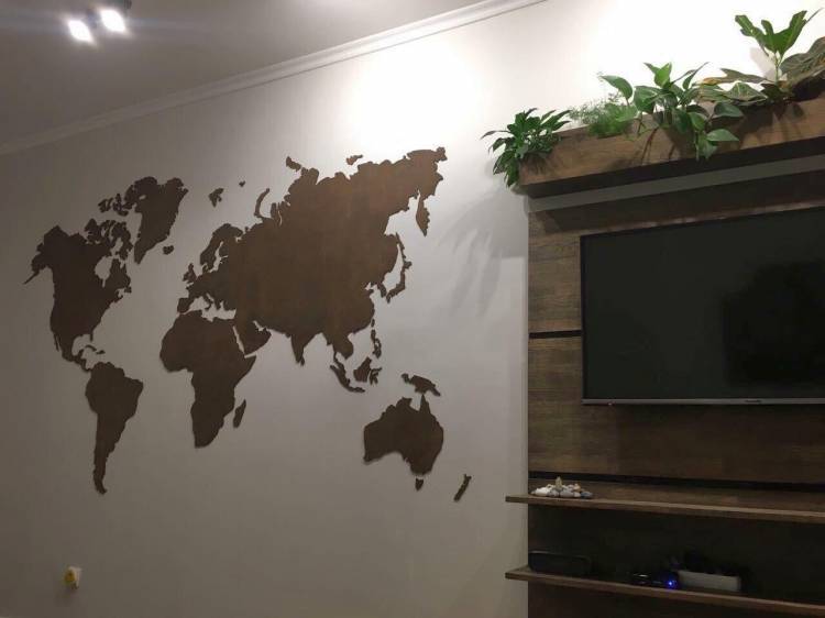 Декоративная карта мира как украшение стены