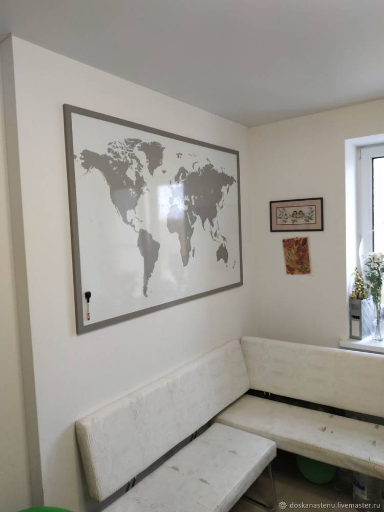 Магнитно маркерная доска Карта мира В бело Серых Цветах