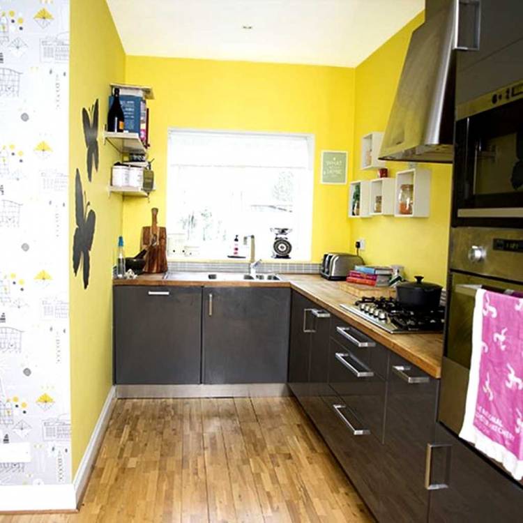 Желтые стены на кух