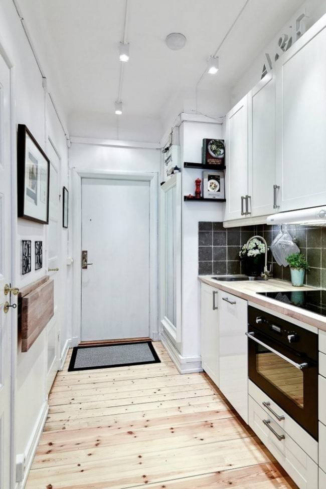 Маленькая кухня в коридоре: 58 фото в интерьере