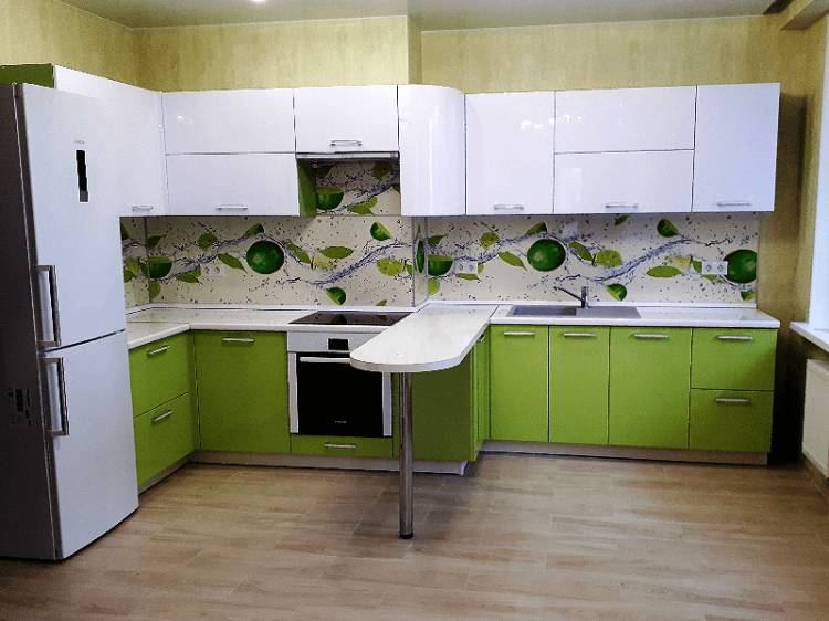 Кухня зеленая ИжевскРеальные фото дизайн в интерьер