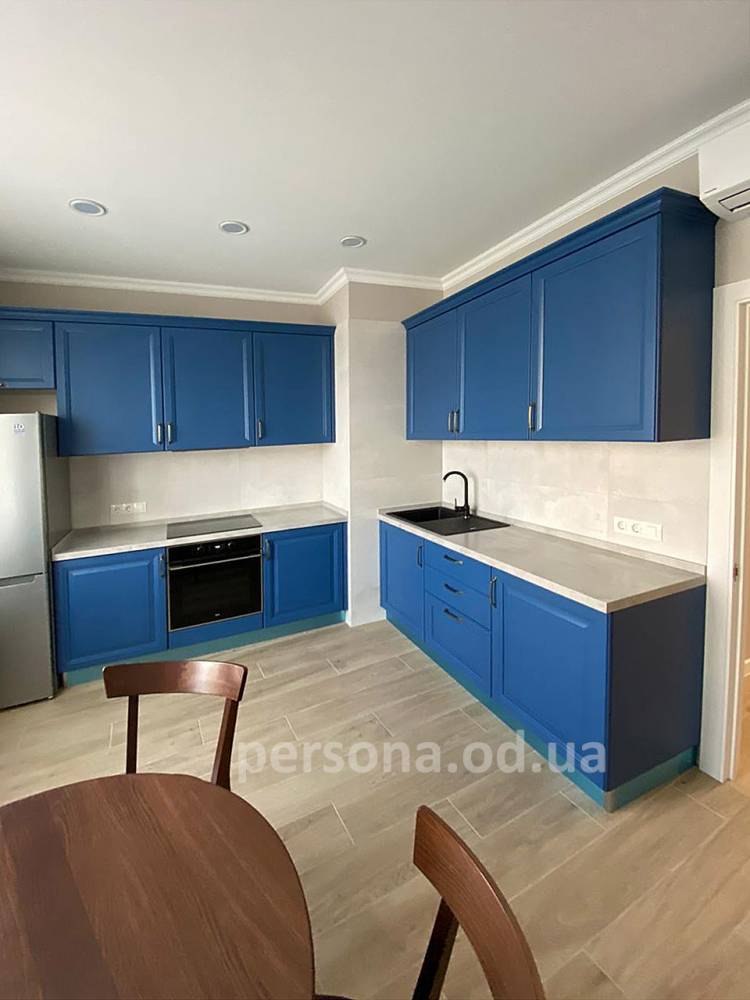Синяя кухня в скандинавском стиле на заказ в Одесс