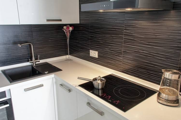 Кухня BLACK amp; WHITE, кухонные мойки, плиты и варочные поверхности
