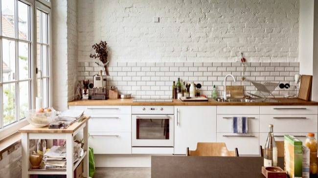Столешница винтажное дерево в интерьере белой кухни: 72+ идей дизайна