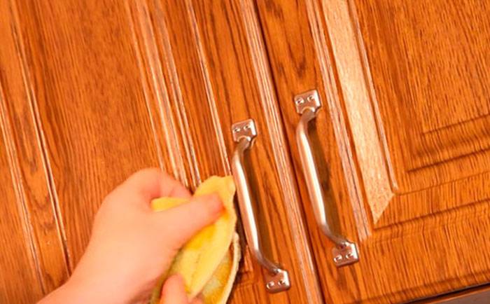 Как мыть деревянную кухню без риска испортить