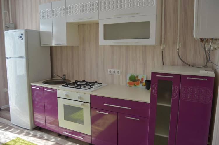 Дизайн фиолетовой кухни